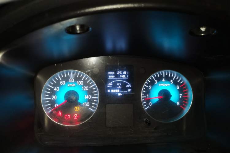 Used Jinbei New Hiace S 2023 1.5L Wealth Edition Passenger Van 5/6/7-Seater Non-Air-Conditioned Version SWC15M Odometer Close Up