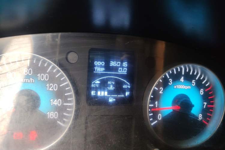 Used Jinbei New Hiace S 2023 1.5L Wealth Edition Passenger Van 5/6/7-Seater Non-Air-Conditioned Version SWC15M Odometer Close Up