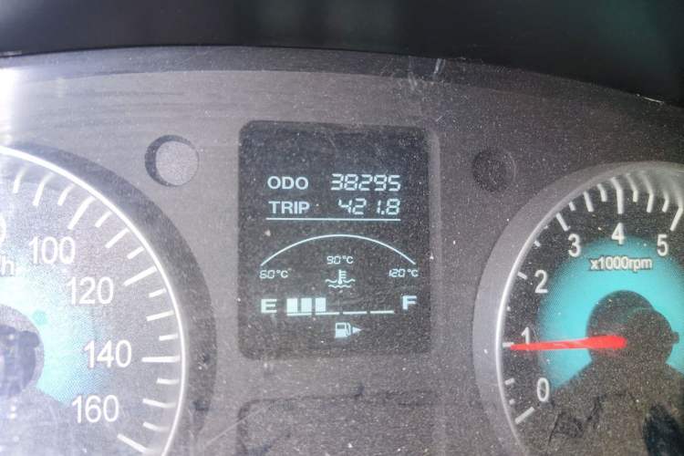 Used Jinbei New Hiace S 2023 1.5L Wealth Edition Passenger Van 5/6/7-Seater Central Air Conditioning Version SWC15M Odometer Close Up
