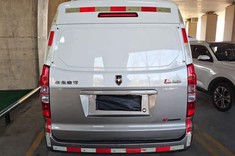 Used Jinbei New Hiace S 2023 1.5L Wealth Edition Van 2/5-Seater Non-Air-Conditioned Version SWC15M Rear