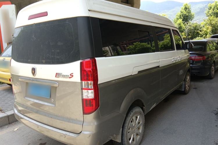 Used Jinbei New Hiace S 2023 1.5L Wealth Edition Passenger Van 5/6/7-Seater Central Air Conditioning Version SWC15M Rear Right 45 Deg