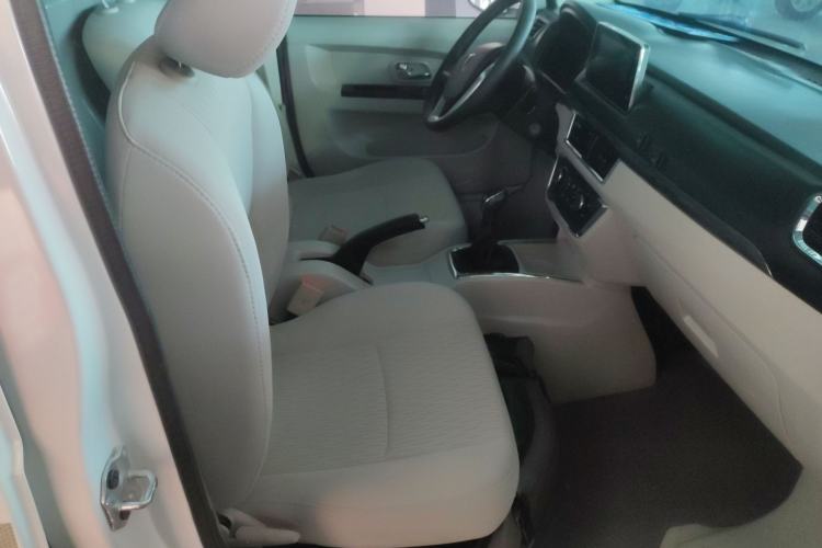 Used Jinbei New Hiace S 2023 1.5L Wealth Edition Van 2/5-Seater Non-Air-Conditioned Version SWC15M Right Front Seat