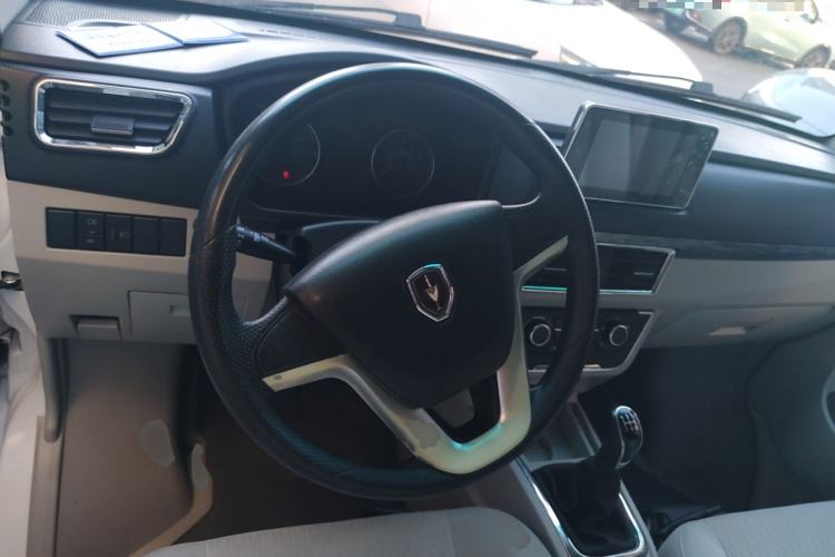 Used Jinbei New Hiace S 2023 1.6L Luxury Cargo Version 2/5-Seater SWD16M Steering Wheel