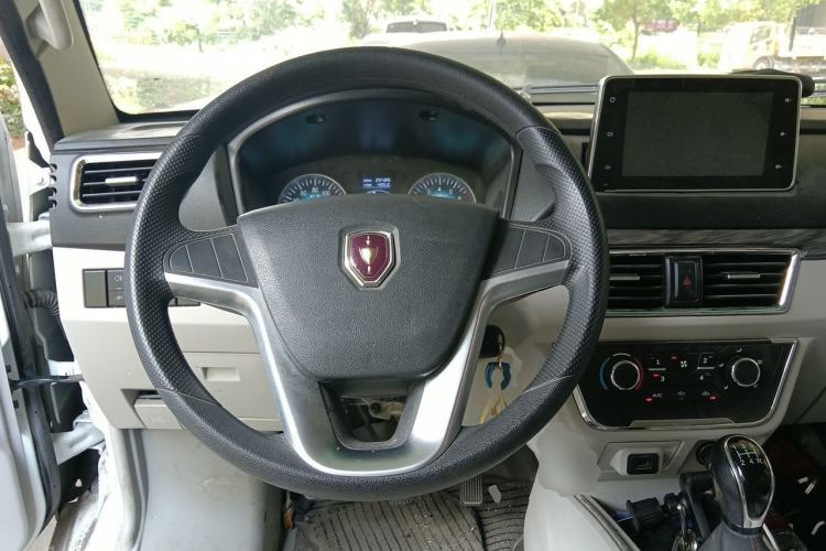 Used Jinbei New Hiace S 2023 1.5L Wealth Edition Passenger Van 5/6/7-Seater Central Air Conditioning Version SWC15M Steering Wheel