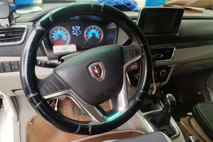 Used Jinbei New Hiace S 2023 1.5L Wealth Edition Passenger Van 5/6/7-Seater Non-Air-Conditioned Version SWC15M Steering Wheel