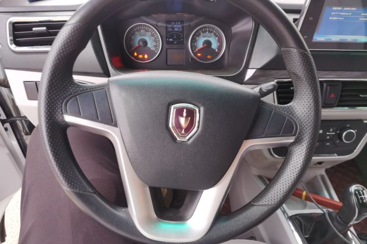 Used Jinbei New Hiace S 2023 1.5L Wealth Edition Van 2/5-Seater Air-Conditioned Model SWC15M Steering Wheel