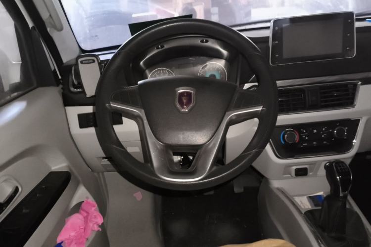 Used Jinbei New Hiace S 2023 1.5L Wealth Edition Passenger Van 5/6/7-Seater Central Air Conditioning Version SWC15M Steering Wheel