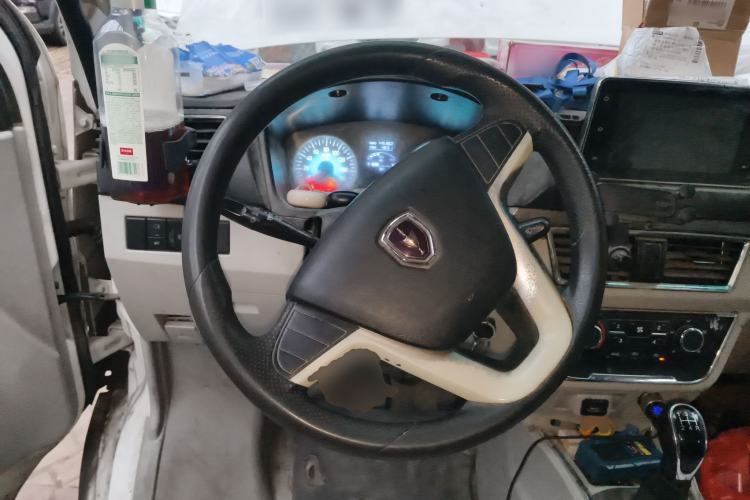 Used Jinbei New Hiace S 2023 1.5L Wealth Edition Passenger Van 5/6/7-Seater Non-Air-Conditioned Version SWC15M Steering Wheel