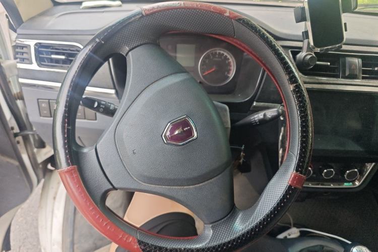 Used Jinbei New Hiace S 2023 1.5L Wealth Edition Van 2/5-Seater Air-Conditioned Model SWC15M Steering Wheel