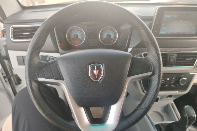 Used Jinbei New Hiace S 2023 1.5L Wealth Edition Van 2/5-Seater Non-Air-Conditioned Version SWC15M Steering Wheel