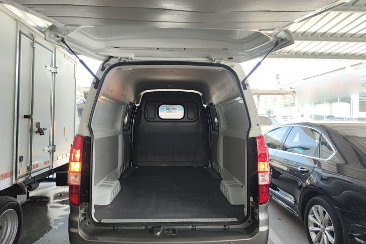 Used Jinbei New Hiace S 2023 1.5L Wealth Edition Van 2/5-Seater Non-Air-Conditioned Version SWC15M Trunk