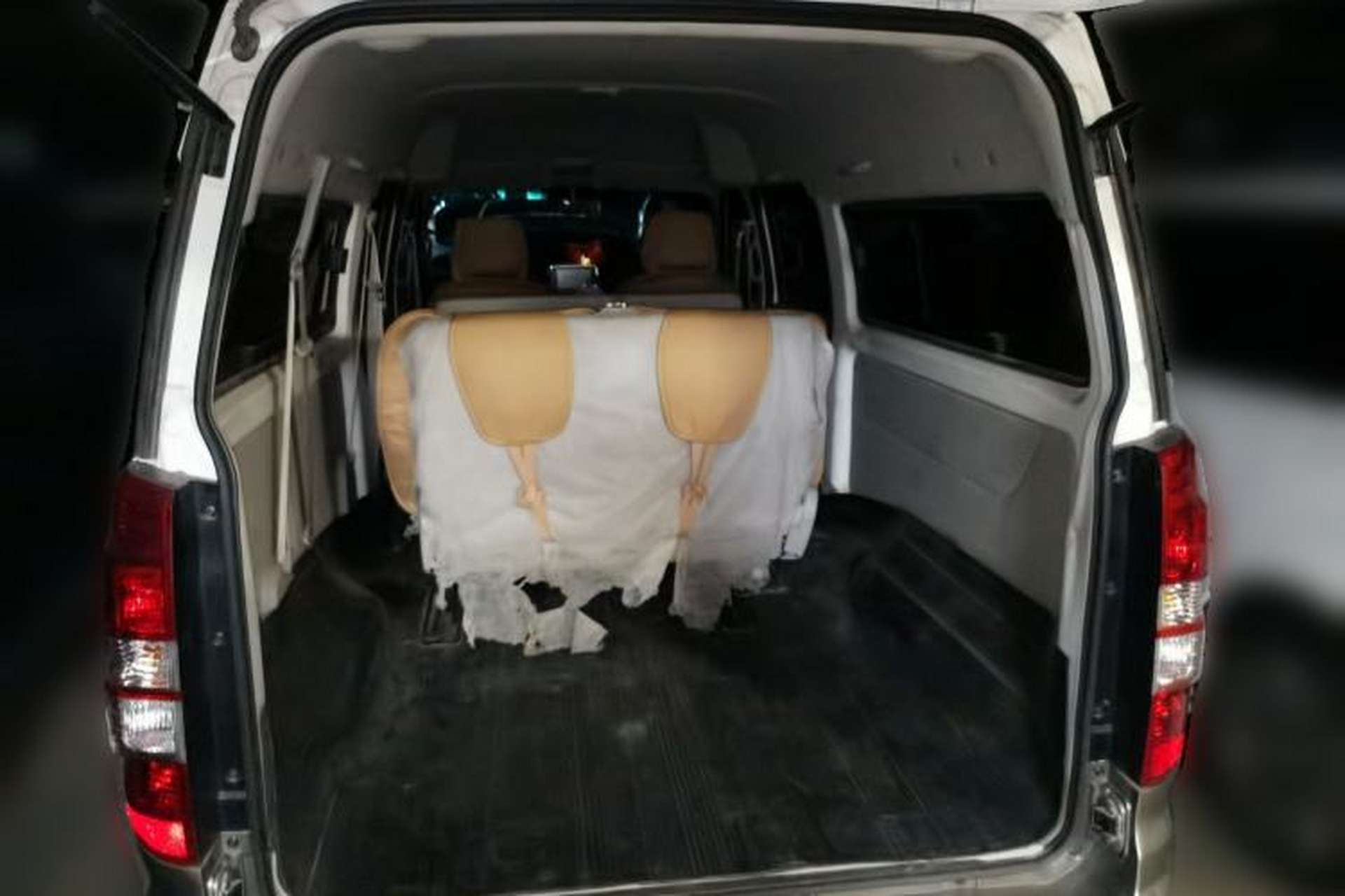 Used Jinbei New Hiace S 2023 1.5L Wealth Edition Passenger Van 5/6/7-Seater Non-Air-Conditioned Version SWC15M Trunk