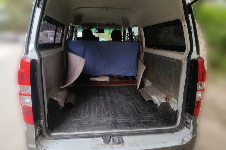 Used Jinbei New Hiace S 2023 1.5L Wealth Edition Passenger Van 5/6/7-Seater Non-Air-Conditioned Version SWC15M Trunk
