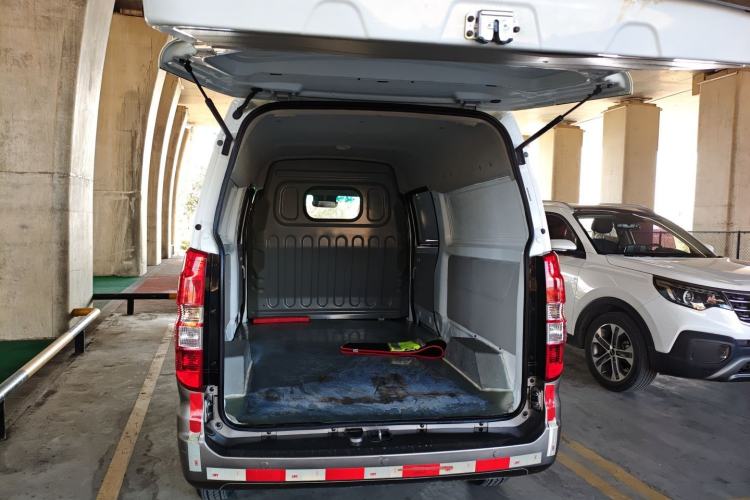 Used Jinbei New Hiace S 2023 1.5L Wealth Edition Van 2/5-Seater Non-Air-Conditioned Version SWC15M Trunk