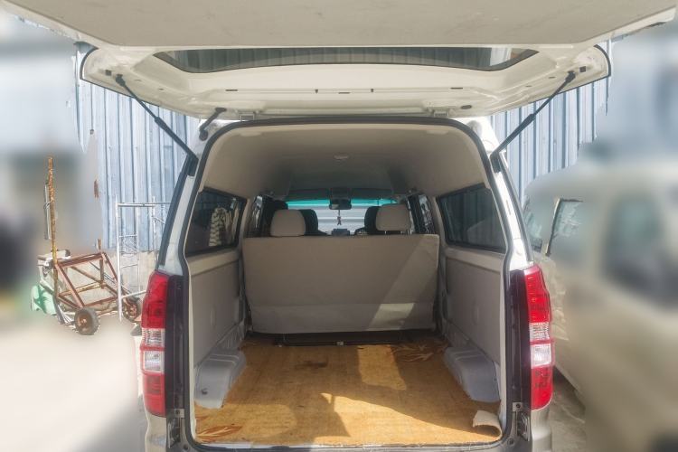 Used Jinbei New Hiace S 2023 1.5L Wealth Edition Passenger Van 5/6/7-Seater Non-Air-Conditioned Version SWC15M Trunk