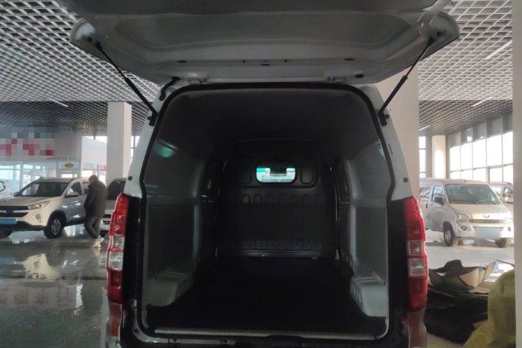 Used Jinbei New Hiace S 2023 1.5L Wealth Edition Van 2/5-Seater Non-Air-Conditioned Version SWC15M Trunk