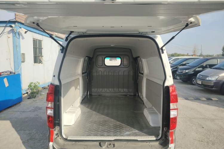 Used Jinbei New Hiace S 2023 1.5L Wealth Edition Van 2/5-Seater Non-Air-Conditioned Version SWC15M Trunk