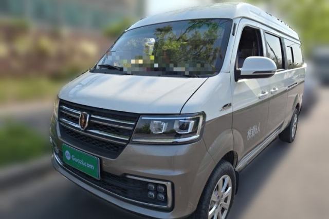 Used Jinbei New Hiace S 2023 1.5L Wealth Edition Passenger Van 5/6/7-Seater Central Air Conditioning Version SWC15M