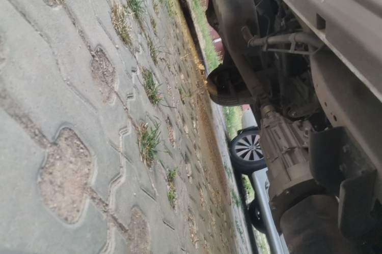 Used Jinbei New Hiace S  Chassis Front Right