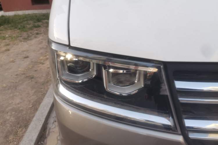 Used Jinbei New Hiace S  Right Front Headlight