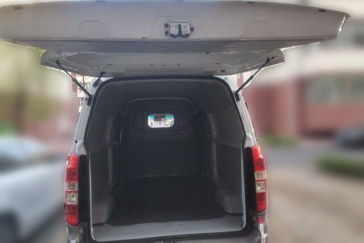 Used Jinbei New Hiace S  Trunk