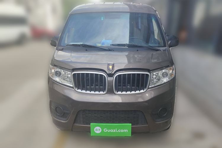 Used Jinbei New Hiace X30L 2023 1.5L Super Enjoyment Van 2/5 Seats Non-Air-Conditioned Version SWC15M Front