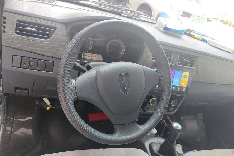 Used Jinbei New Hiace X30L 2023 1.5L Super Enjoyment Van 2/5 Seats Non-Air-Conditioned Version SWC15M Steering Wheel