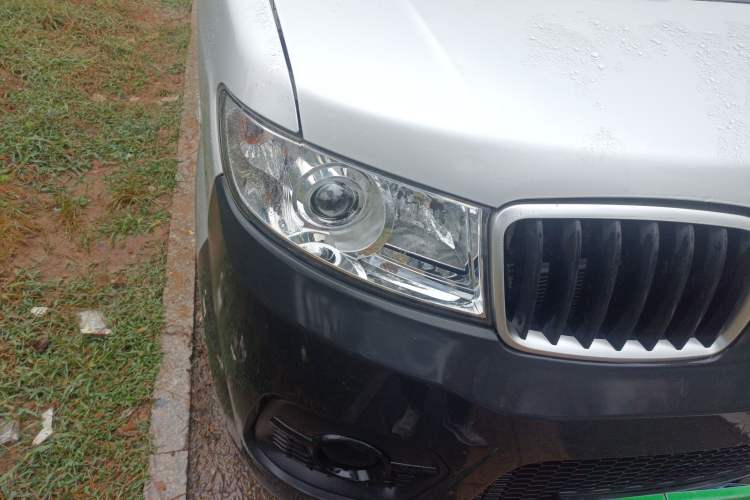 Used Jinbei New Hiace X30L 2021 1.5L Wealth Van Non-Air-Conditioned Version China VI Standard SWC15M Right Front Headlight