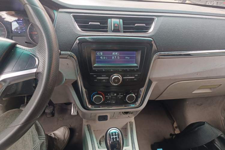 Used Jinbei New Hiace X30L 2016 1.5L Wealth Edition Van DLCG14 Audio And AC Panel