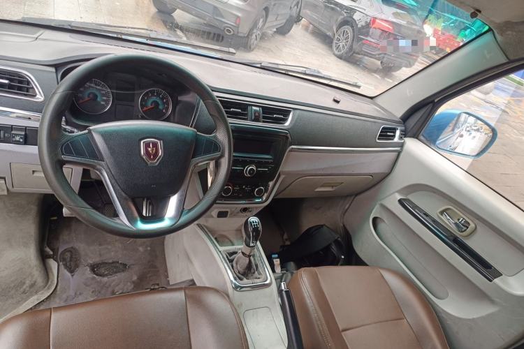 Used Jinbei New Hiace X30L 2016 1.5L Wealth Edition Van DLCG14 Center Console