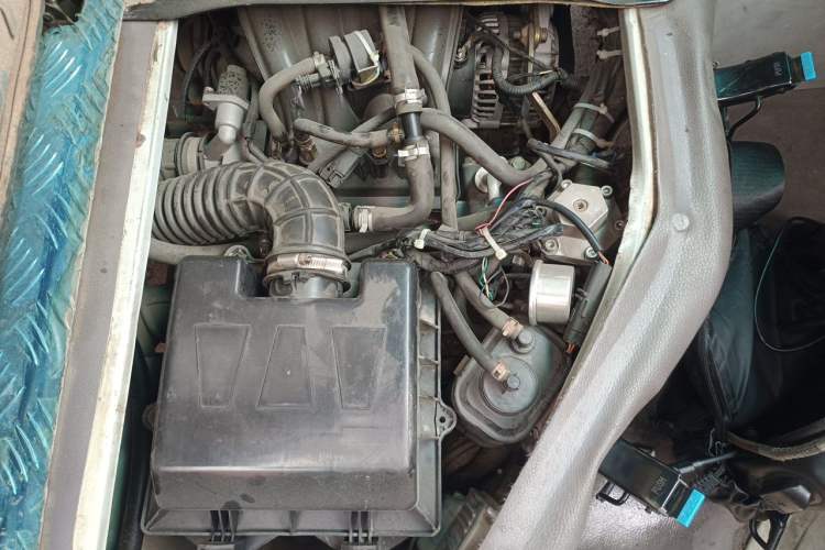 Used Jinbei New Hiace X30L 2016 1.5L Wealth Edition Van DLCG14 Engine Bay Right