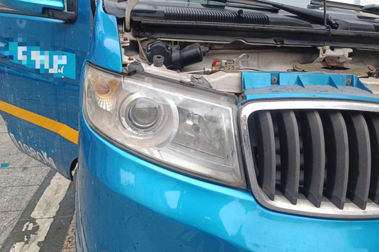 Used Jinbei New Hiace X30L 2016 1.5L Wealth Edition Van DLCG14 Right Front Headlight