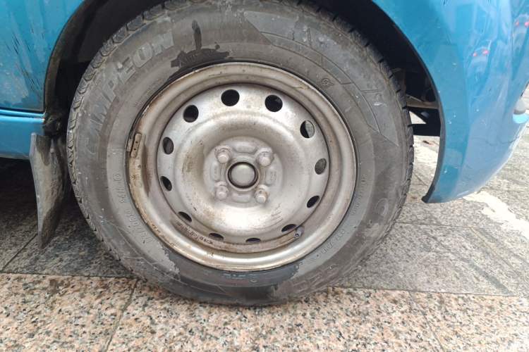 Used Jinbei New Hiace X30L 2016 1.5L Wealth Edition Van DLCG14 Right Front Wheel Hub