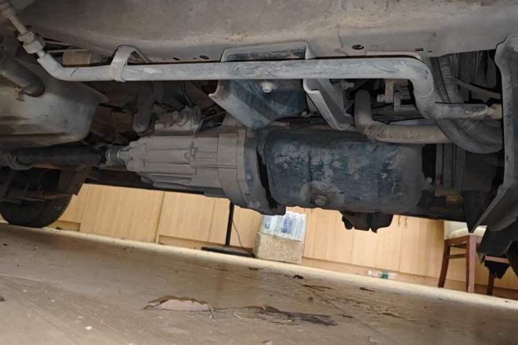 Used Jinbei New Hiace X30L 2016 1.5L Wealth Edition DLCG14 Chassis Front Right
