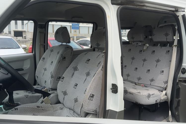 Used Jinbei New Hiace X30L 2016 1.5L Wealth Edition DLCG14 Interior 2