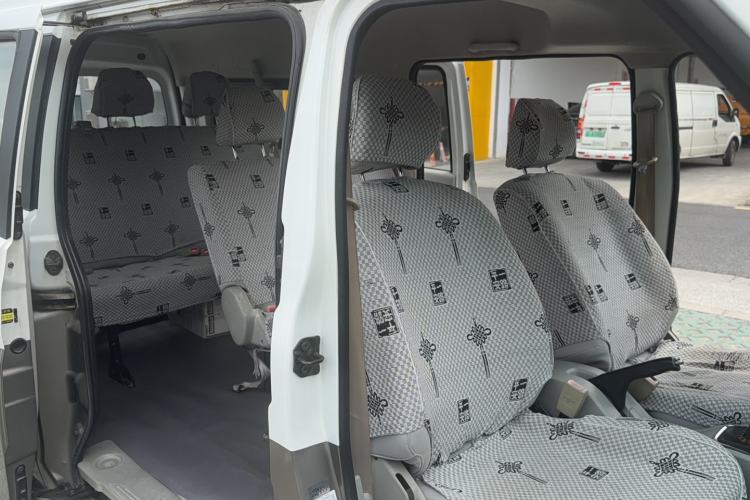 Used Jinbei New Hiace X30L 2016 1.5L Wealth Edition DLCG14 Interior 3