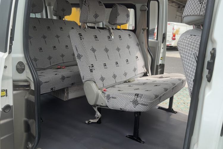 Used Jinbei New Hiace X30L 2016 1.5L Wealth Edition DLCG14 Interior 6