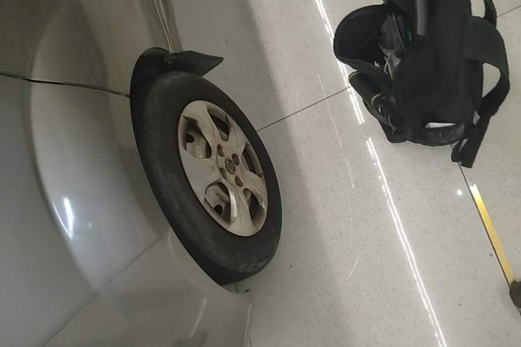 Used Jinbei New Hiace X30L 2016 1.5L Wealth Edition DLCG14 Left Front Wheel Hub