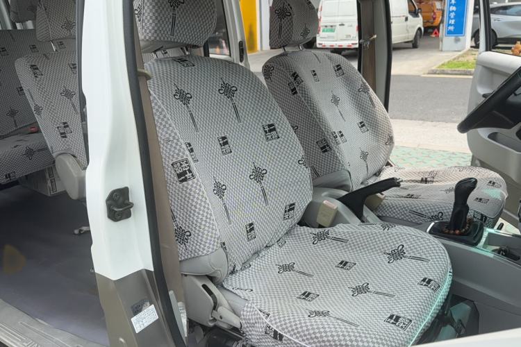 Used Jinbei New Hiace X30L 2016 1.5L Wealth Edition DLCG14 Right Front Seat