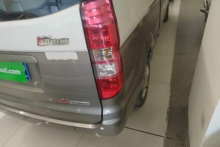 Used Jinbei New Hiace X30L 2016 1.5L Wealth Edition DLCG14 Right Rear Taillight