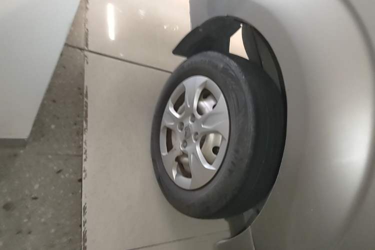 Used Jinbei New Hiace X30L 2016 1.5L Wealth Edition DLCG14 Right Rear Wheel Hub