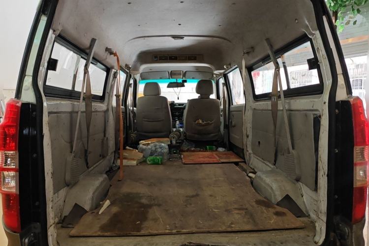 Used Jinbei New Hiace X30L 2016 1.5L Wealth Edition DLCG14 Trunk