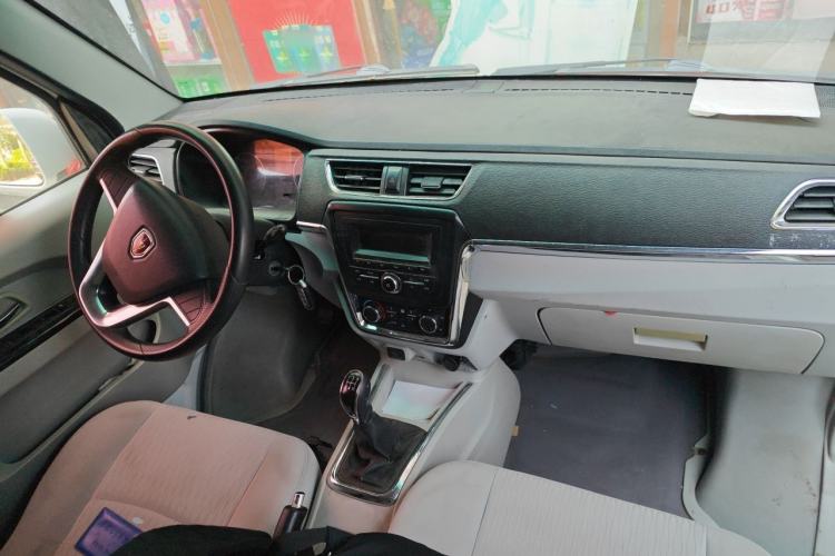 Used Jinbei New Hiace X30L 2016 1.5L Wealth Edition Van DLCG14 Center Console