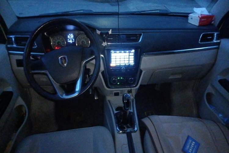 Used Jinbei New Hiace X30L 2016 1.5L Business Edition DLCG14 Center Console