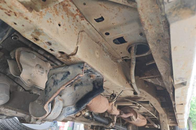 Used Jinbei New Hiace X30L 2016 1.3L Wealth Edition DLCG12 Chassis Front Left