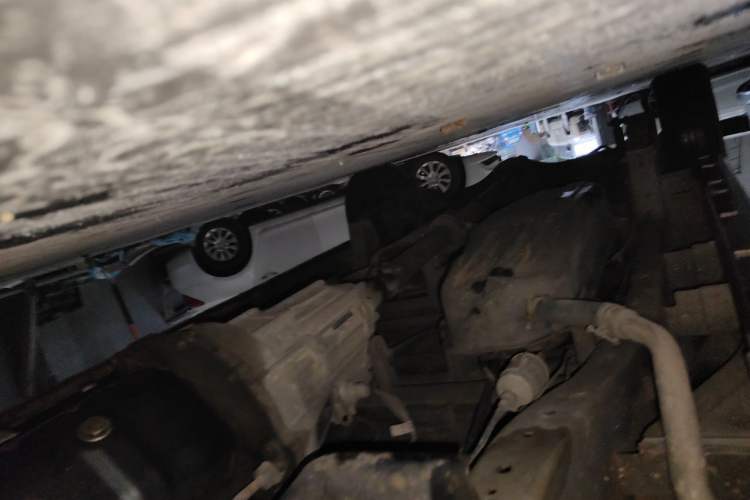 Used Jinbei New Hiace X30L 2016 1.5L Wealth Edition DLCG14 Chassis Front Right