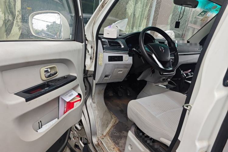 Used Jinbei New Hiace X30L 2016 1.5L Wealth Edition Van DLCG14 Driver Seat