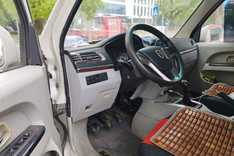 Used Jinbei New Hiace X30L 2016 1.5L Wealth Edition Van DLCG14 Driver Seat