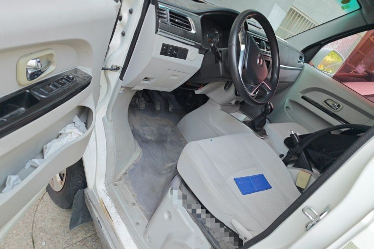 Used Jinbei New Hiace X30L 2016 1.5L Wealth Edition Van DLCG14 Driver Seat