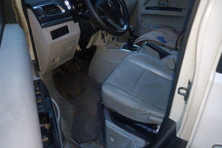 Used Jinbei New Hiace X30L 2016 1.5L Business Edition DLCG14 Driver Seat